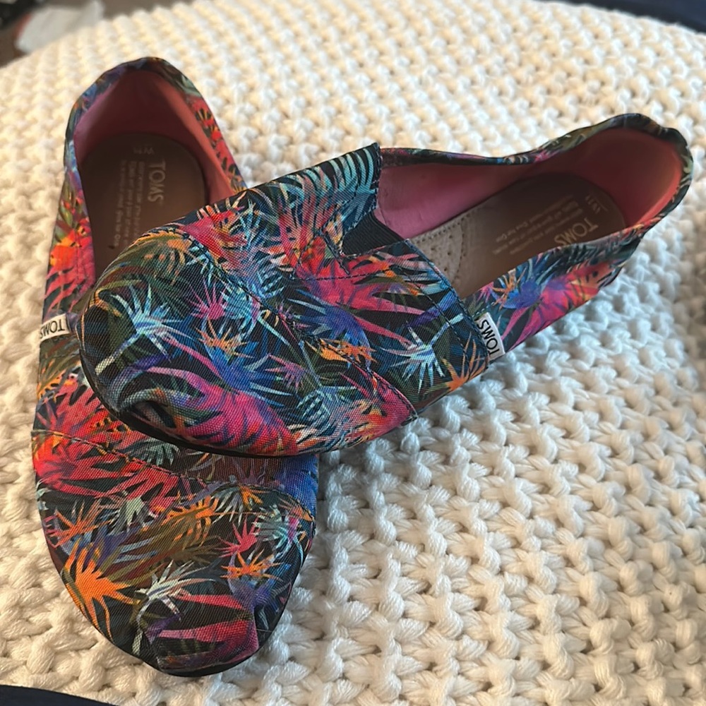 Toms Hawaiian Flats